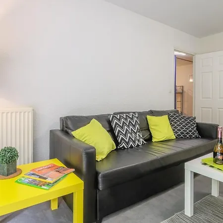 With Terrace 2 Or 4 People דירה